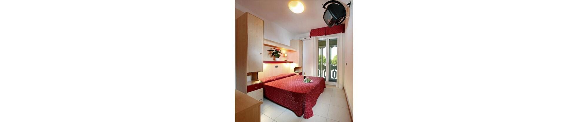 Hotel Regina Lignano Sabbiadoro Extérieur photo