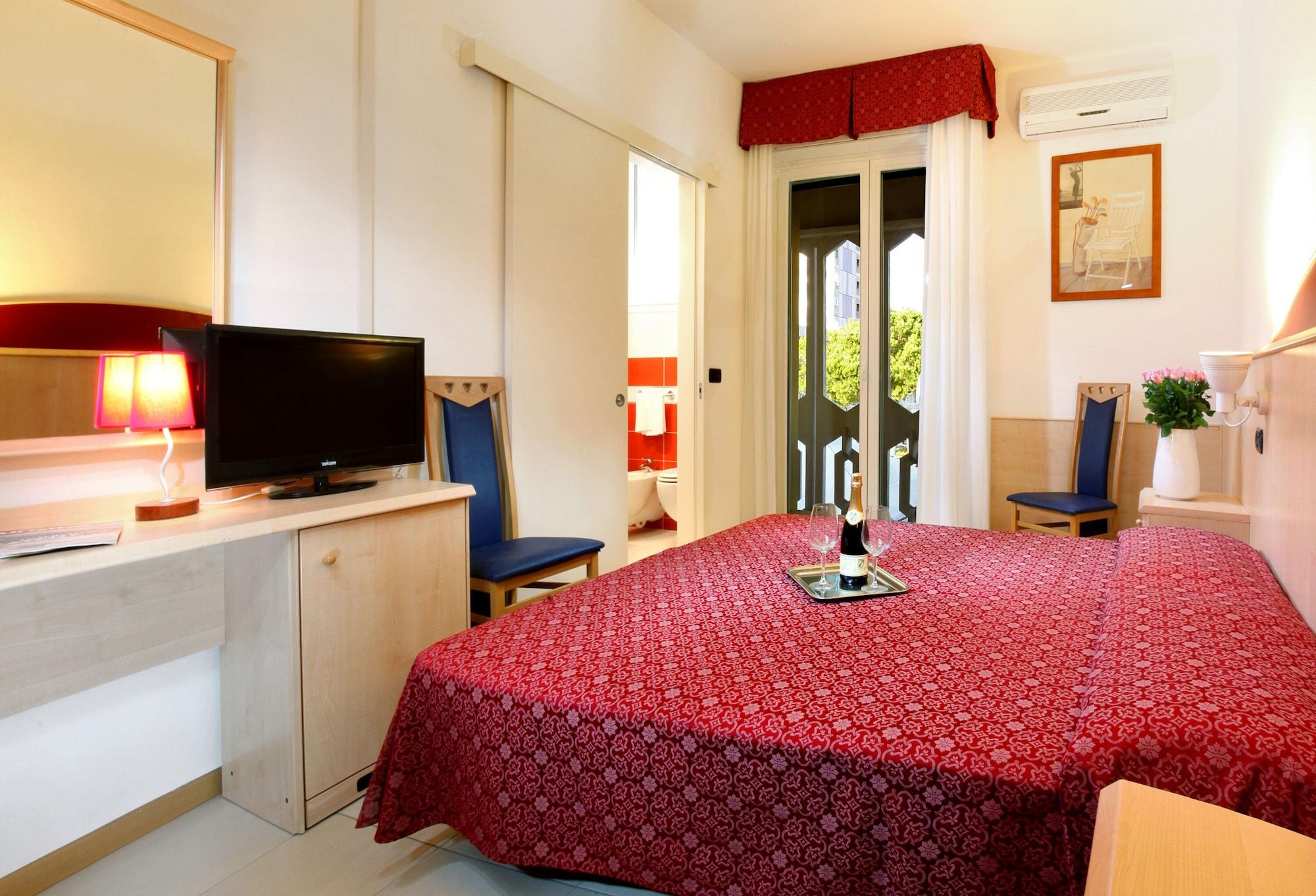 Hotel Regina Lignano Sabbiadoro Extérieur photo