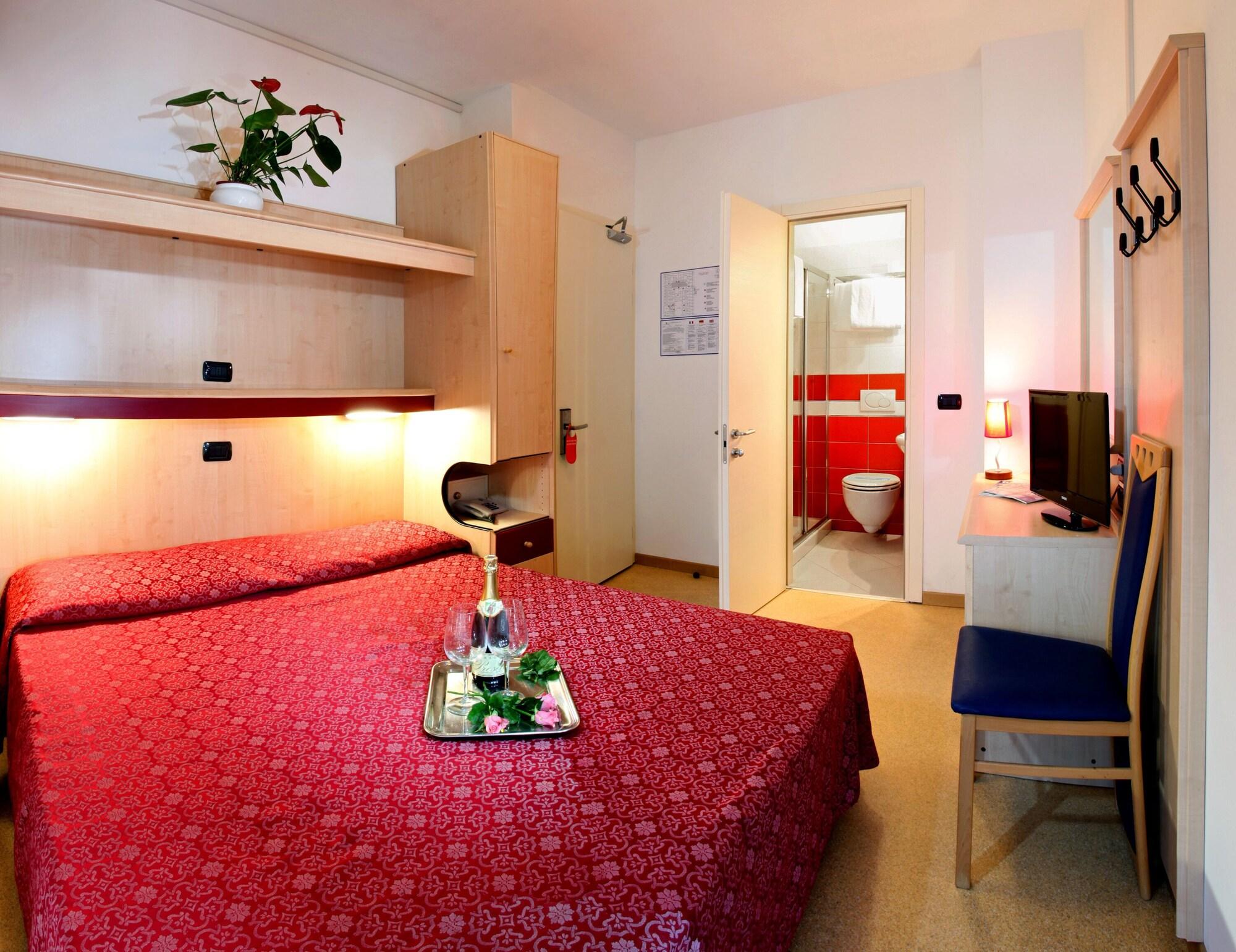 Hotel Regina Lignano Sabbiadoro Extérieur photo