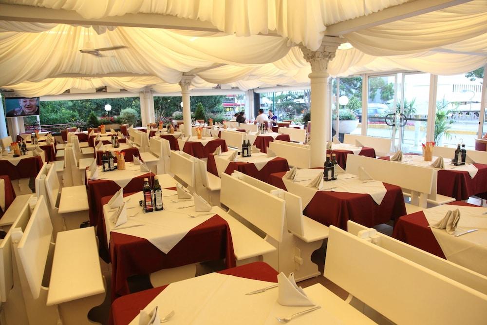 Hotel Regina Lignano Sabbiadoro Extérieur photo