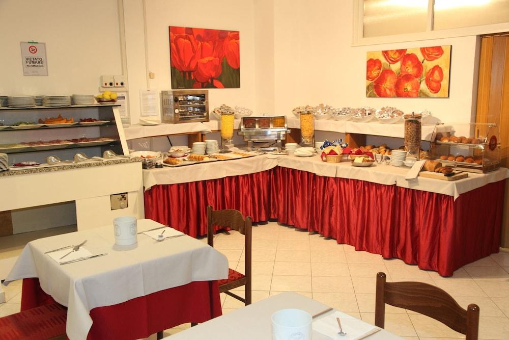 Hotel Regina Lignano Sabbiadoro Extérieur photo