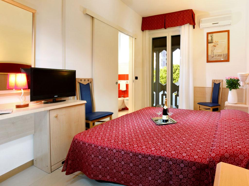 Hotel Regina Lignano Sabbiadoro Extérieur photo