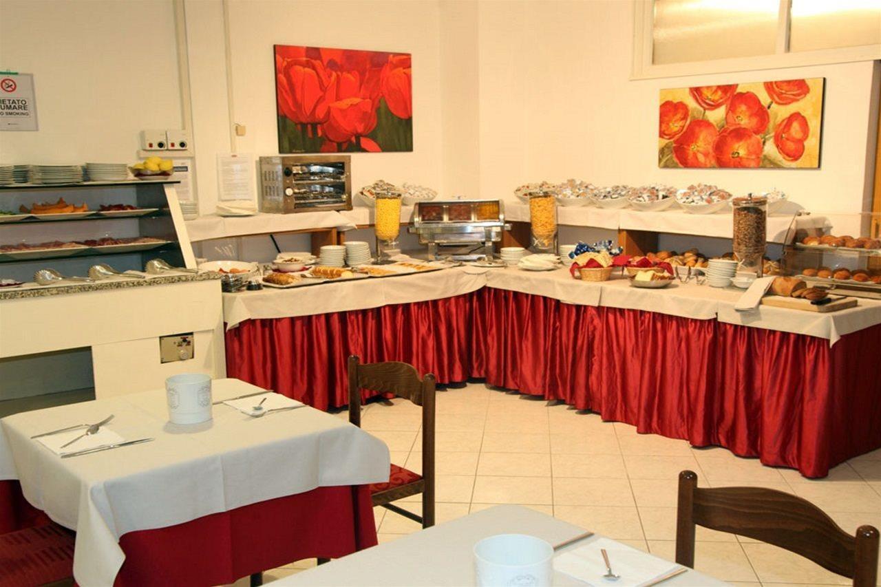 Hotel Regina Lignano Sabbiadoro Extérieur photo