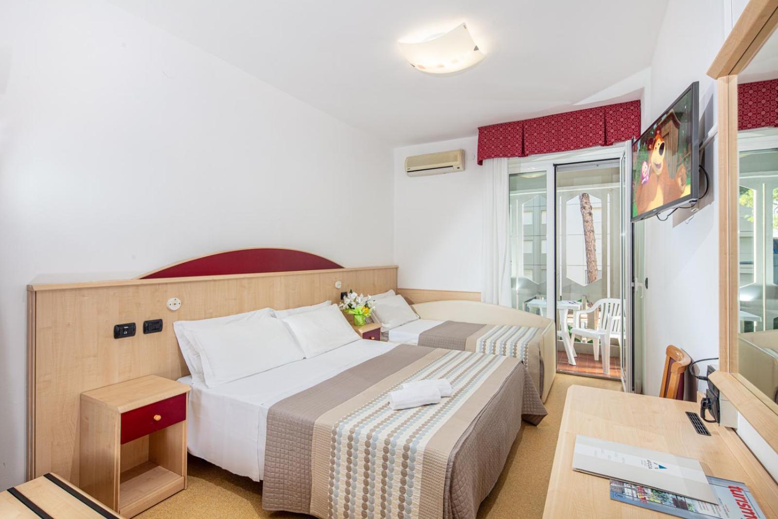 Hotel Regina Lignano Sabbiadoro Extérieur photo